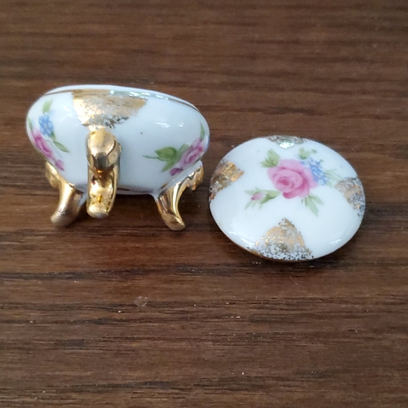 VINTAGE PORCELAIN MINIATURE TRINKET BOX - Picture 3 of 8